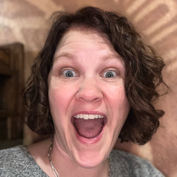 Meet your Posher, Elizabeth - Picture 8 of 9